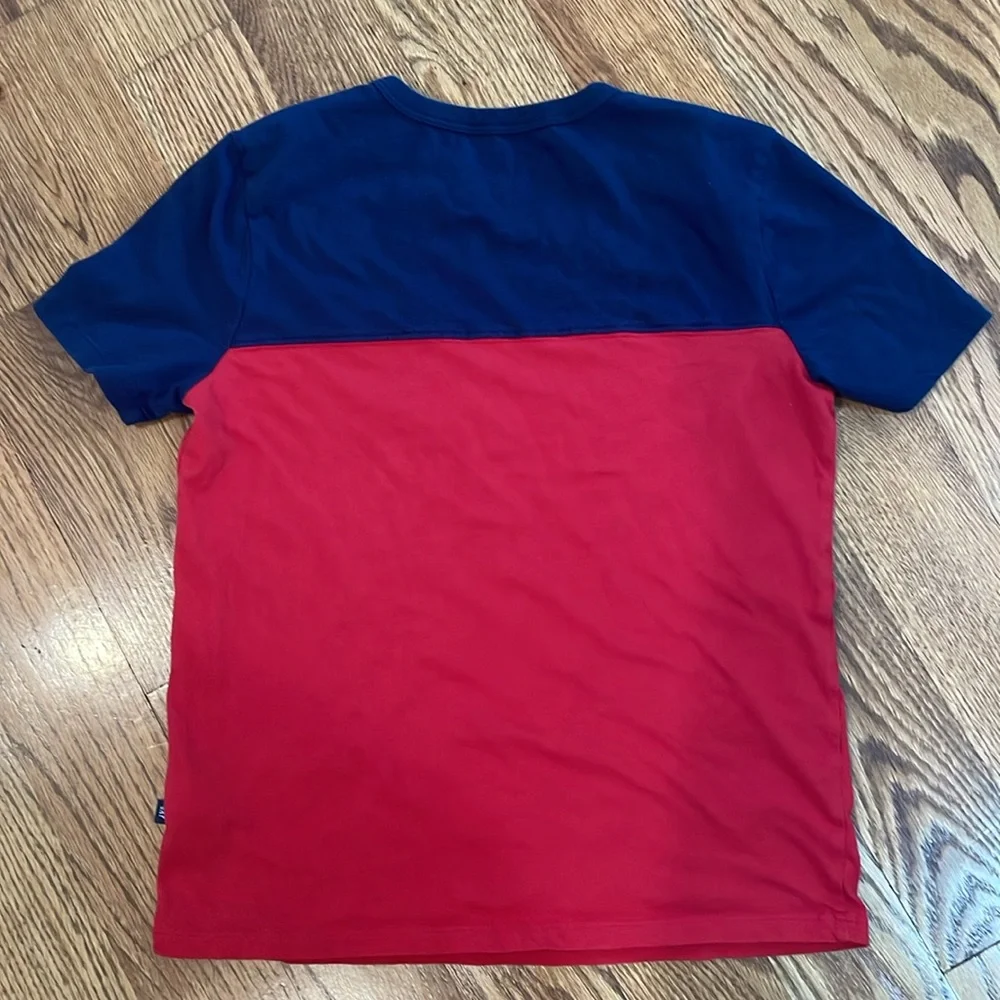 Boy’s Gap Kids T-Shirt. Size Medium 10-12. Excellent Condition.